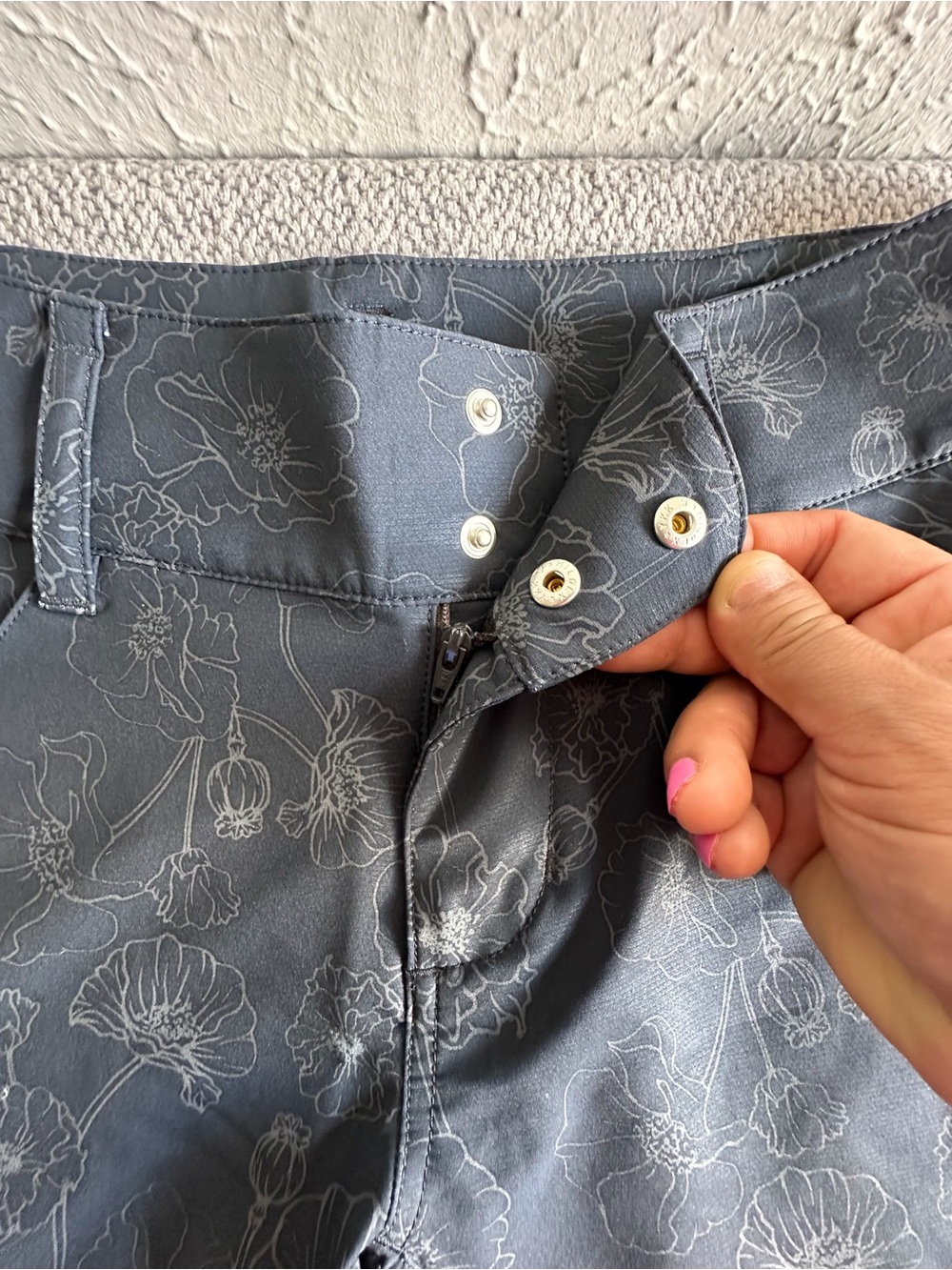Wild Rye Freel MTB Bike Shorts Women's 6 Lotus
Greyscale Floral 12 - Picture 10 of 16